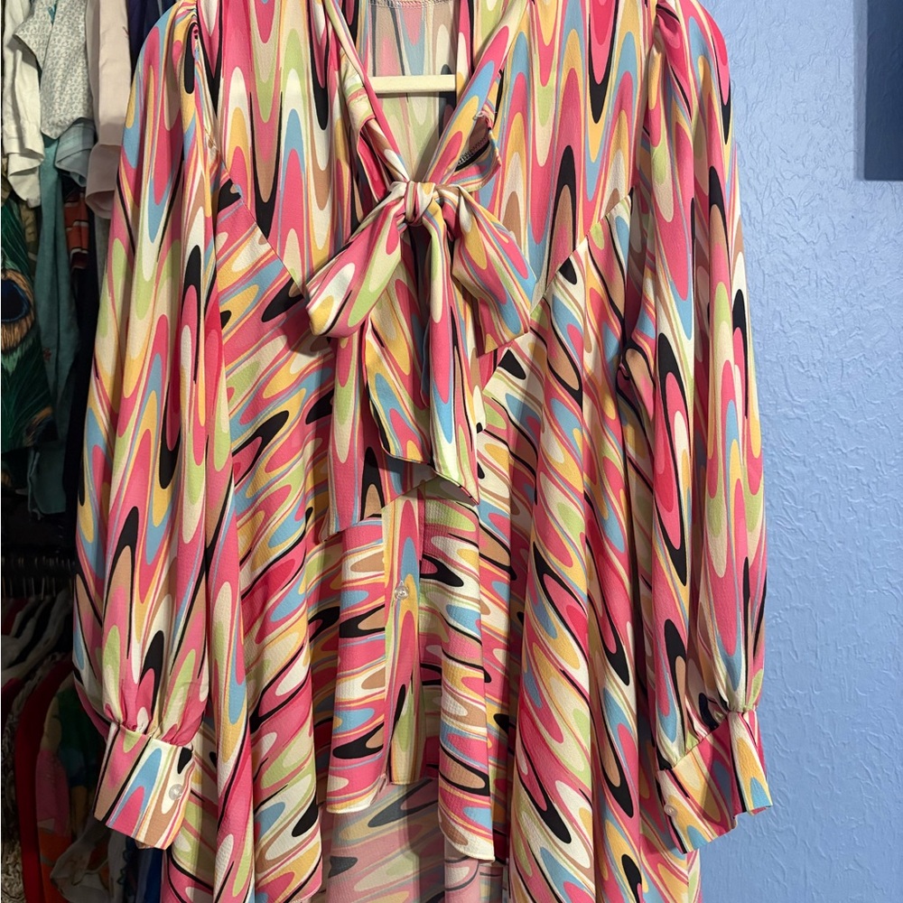 Colorful 60s Inspired Blouse with Bow Collar